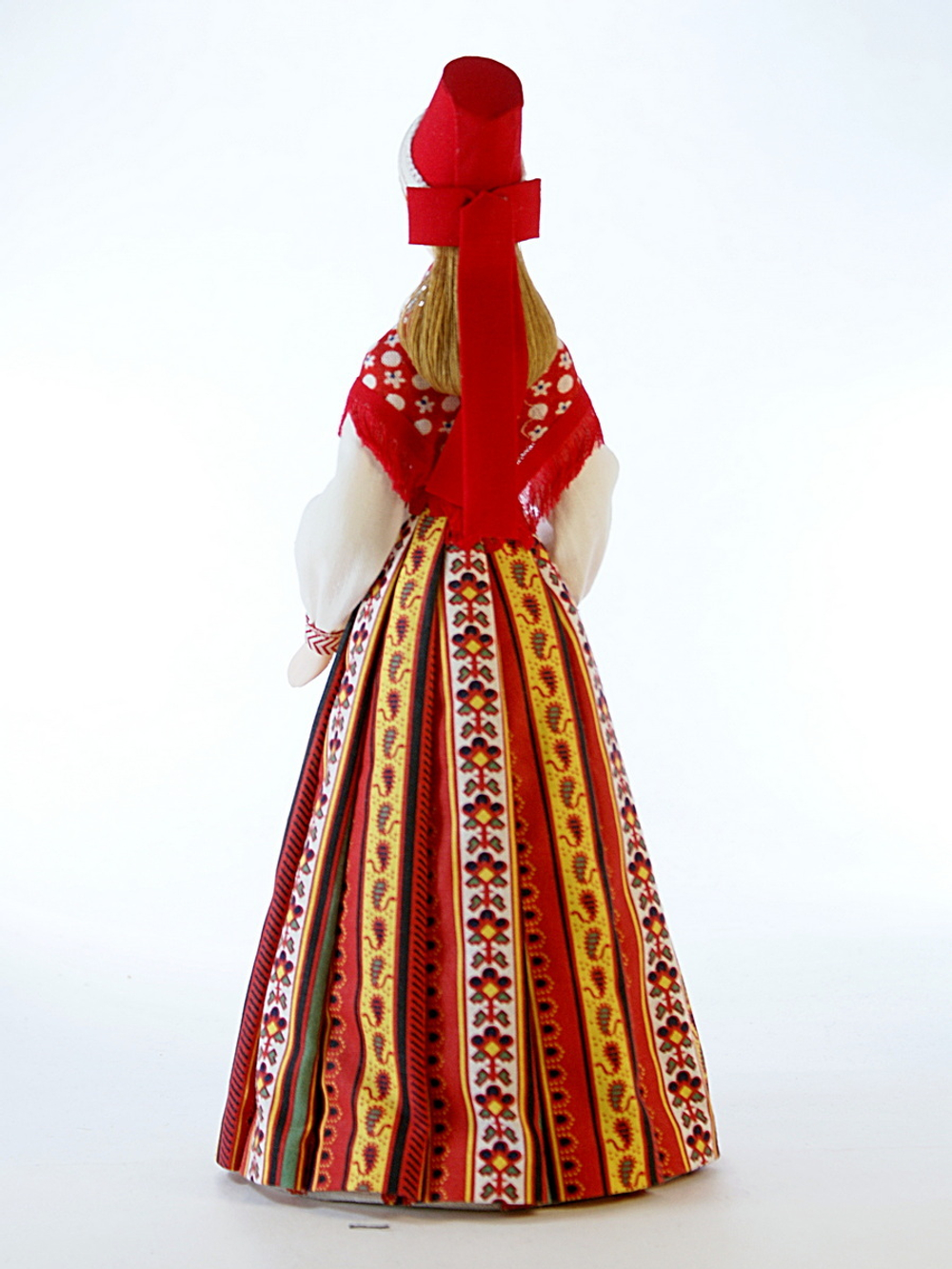 Кукла коллекционная фарфоровая Эстонка