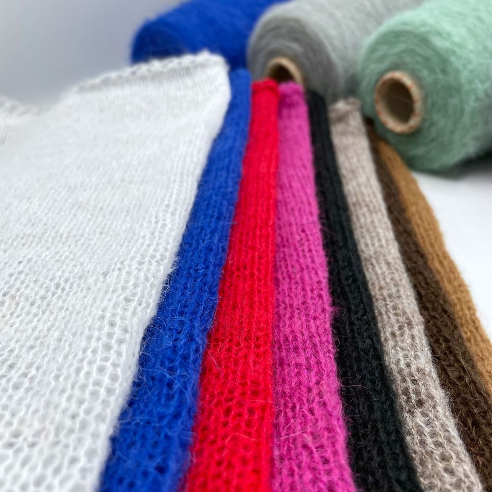 Бобинная пряжа для вязания (250 гр.) Manifattura LANE PUCCI 30% вспушеная альпака 30% полиамид 40% полиакрил