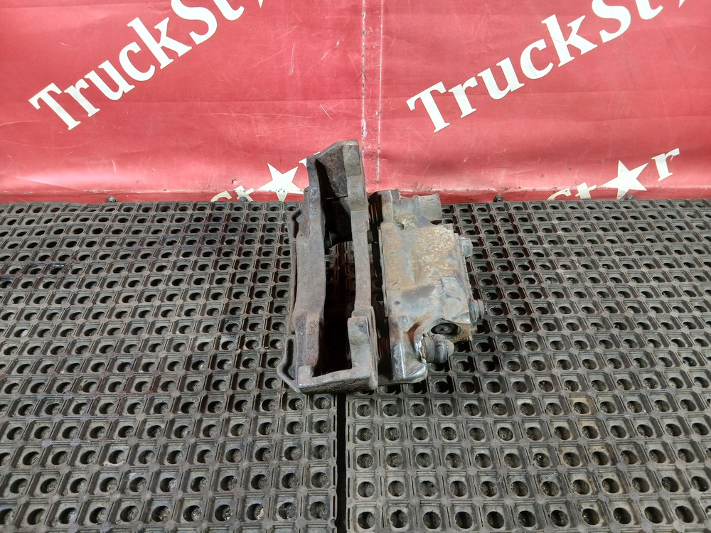 Суппорт левый