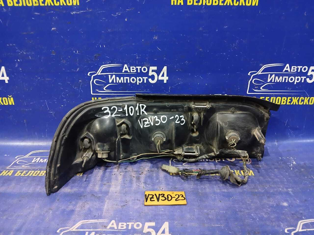 Стоп правый TOYOTA CAMRY PROMINENT 1991
