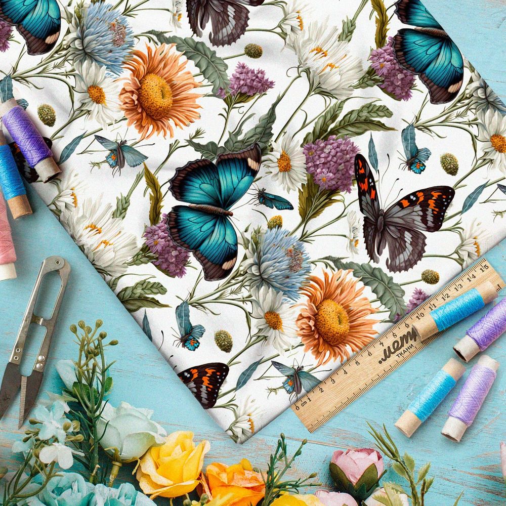 Ткань мембрана бабочки в ярких цветах