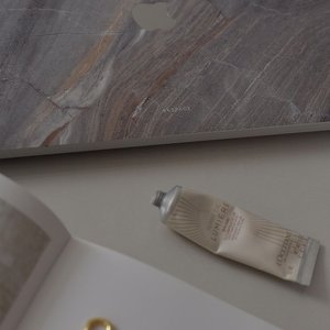 Виниловая наклейка SURFACE для MacBook