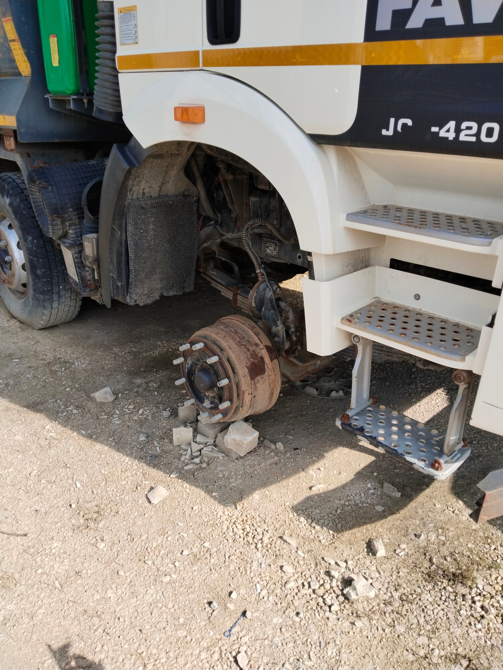 FAW J6 8x4 Самосвал СА3310Р66K24T4E5 (Дизельный, 11,1 л, 420 л.с., МТ)