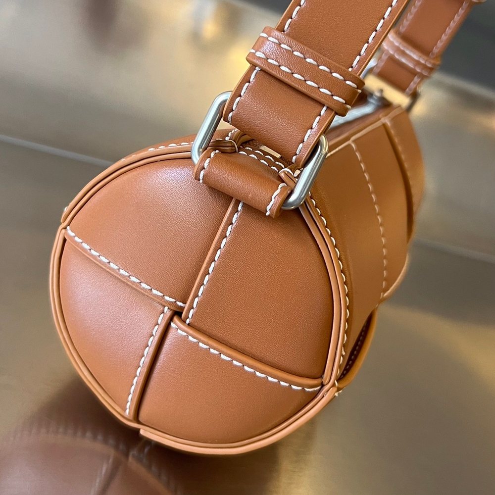 Bottega Veneta Small Canette 21 cm