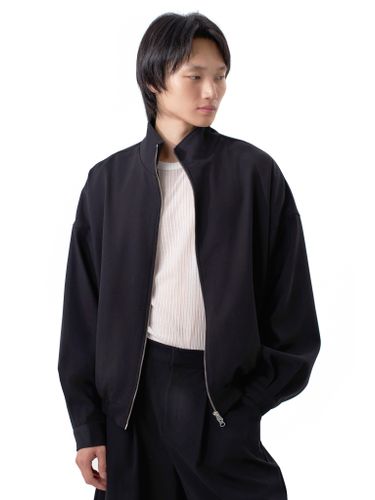 Черная куртка-ветровка на молнии Votus