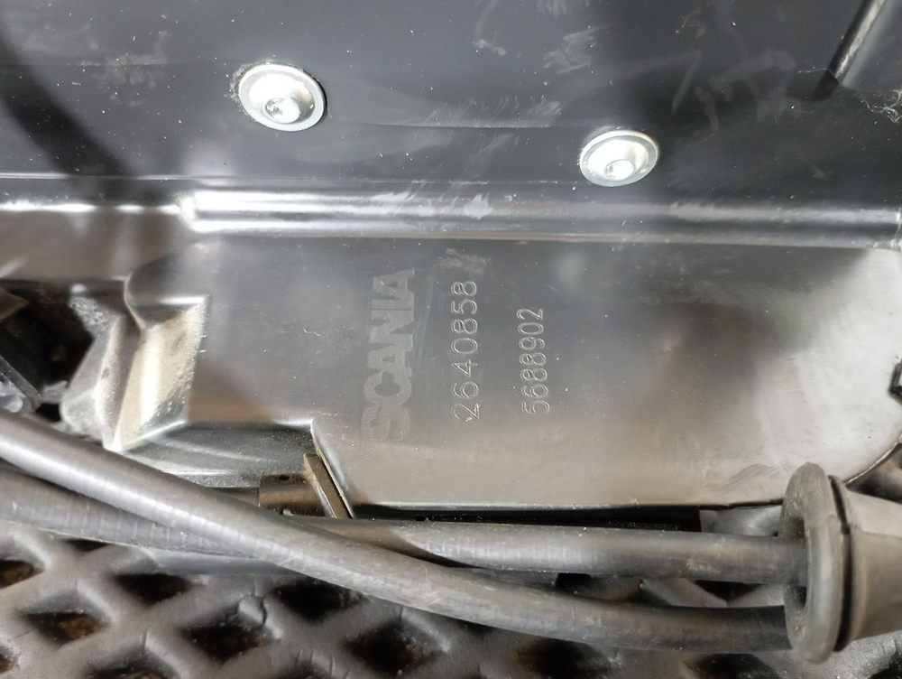 Замок двери правой 2020г