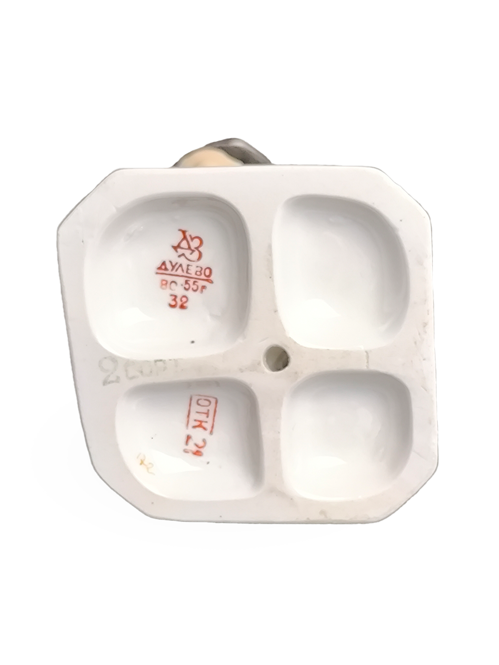 Фарфоровая статуэтка "Маленькая хозяйка" ДФЗ