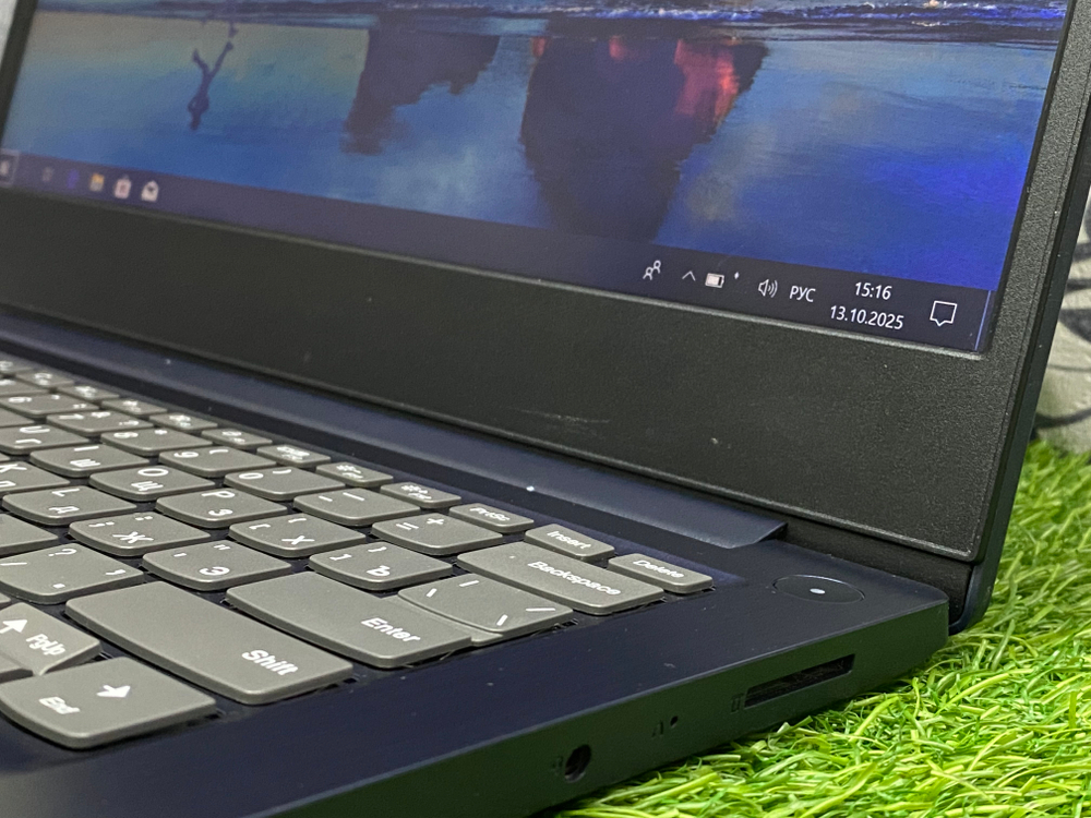 Ноутбук Lenovo 14' Athlon/4GB/256GB/ deaPad 3 14ADA05[81W000KQRU]/Windows 10