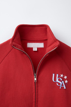 ZARA ТОЛСТОВКА С МОЛНИЕЙ И РЕЛЬЕФНЫМ ПРИНТОМ, КРАСНЫЙ