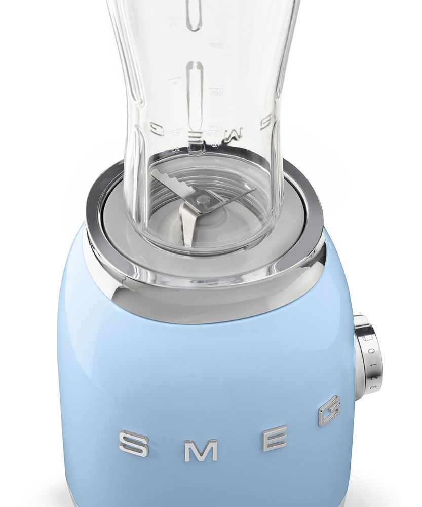 Smeg Bottle-To-Go Переносной контейнер: смешай и возьми с собой