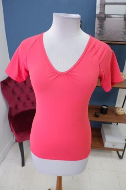 Футболка яркая 42 размер