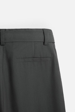 ZARA БРЮКИ С ЗАЩИПАМИ И РЕМНЕМ, ЧЕРНЫЙ