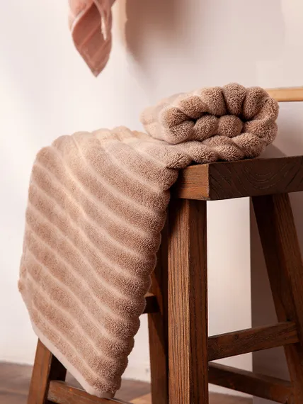 Полотенце банное Waves бежевого цвета Essential, 70х140 см