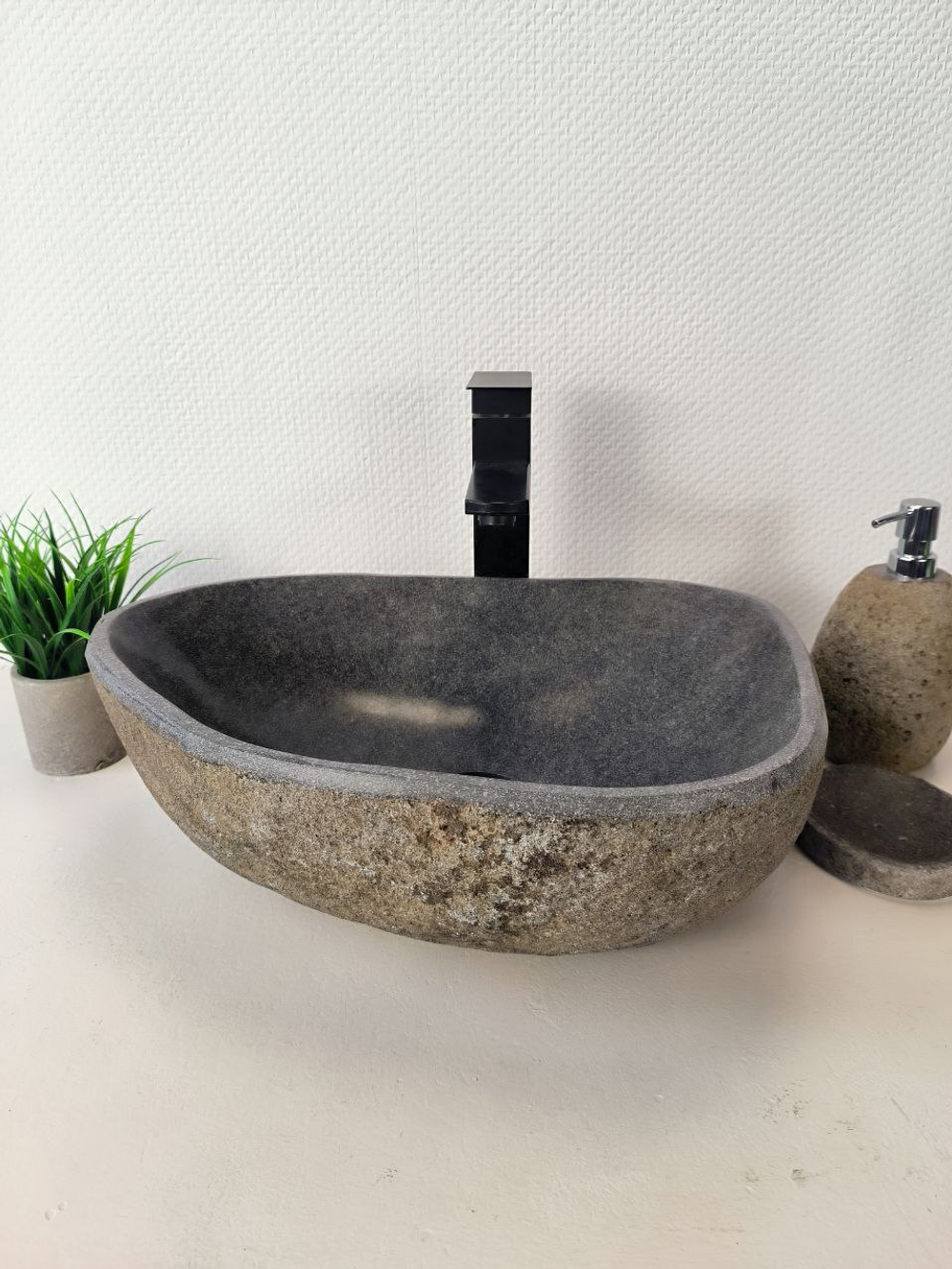 Раковина из речного камня RS-65985 45х34х15 из натурального камня
