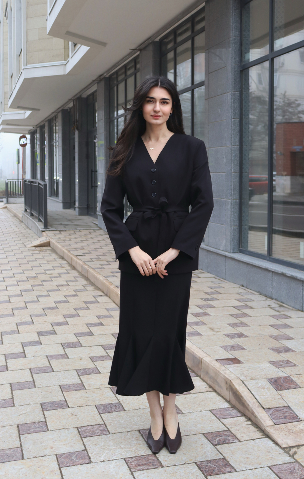 Пиджак без воротника с поясом