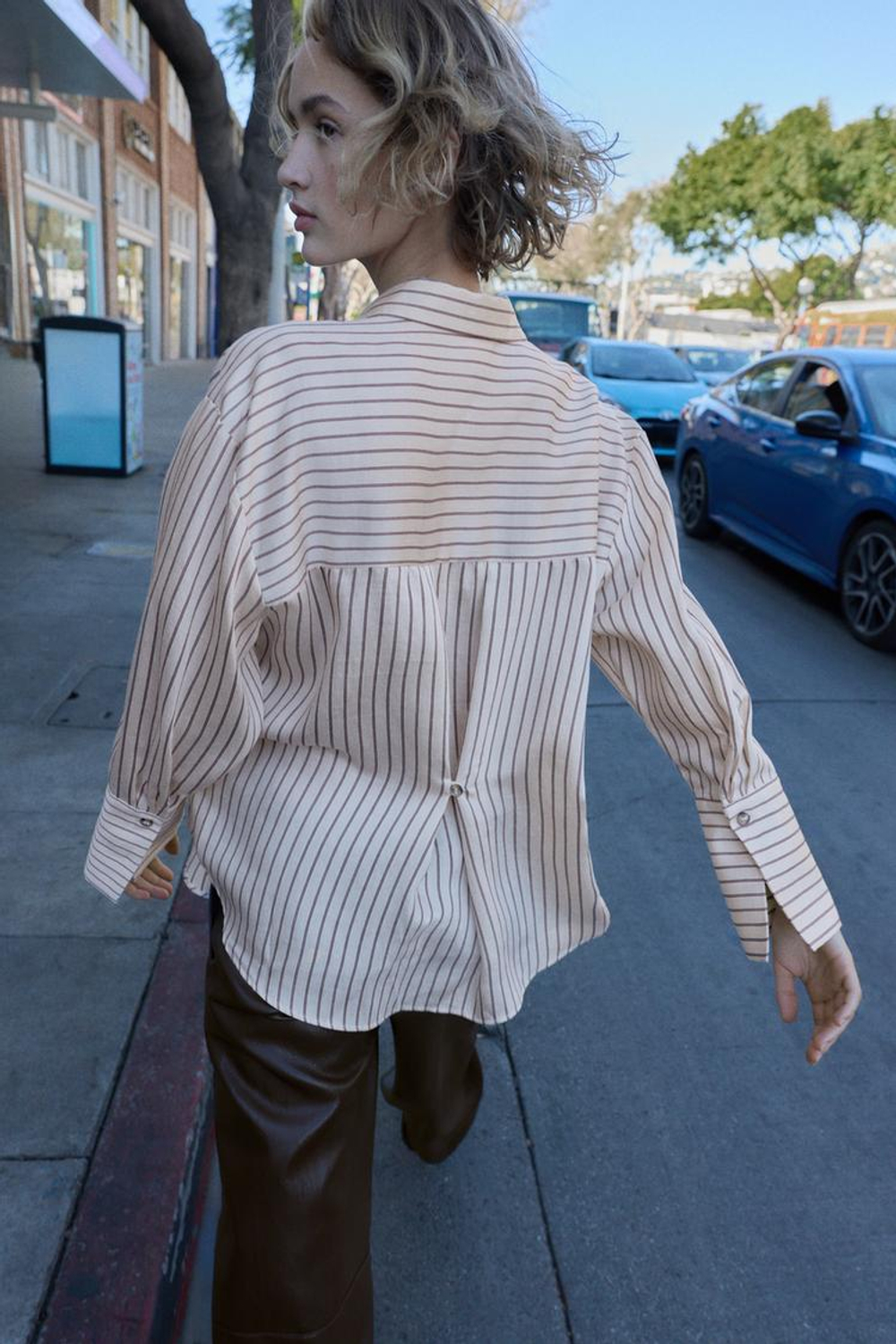 ZARA РУБАШКА В ПОЛОСКУ С ШИРОКИМИ МАНЖЕТАМИ, ЭКРЮ/ГРАНАТОВЫЙ