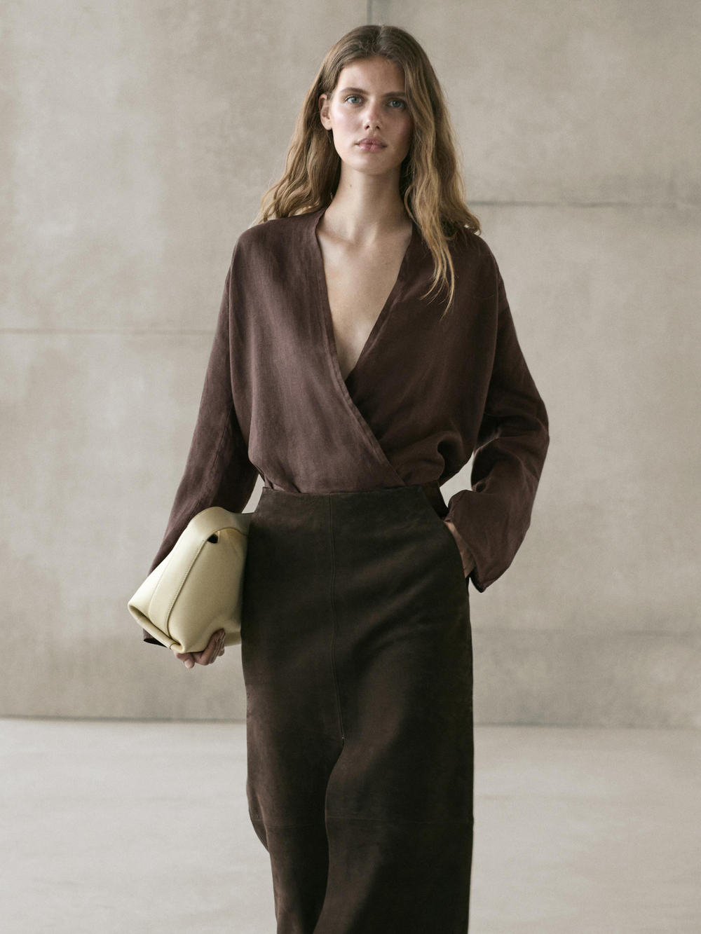 Massimo Dutti Блуза из струящейся льняной ткани внахлест, коричневый