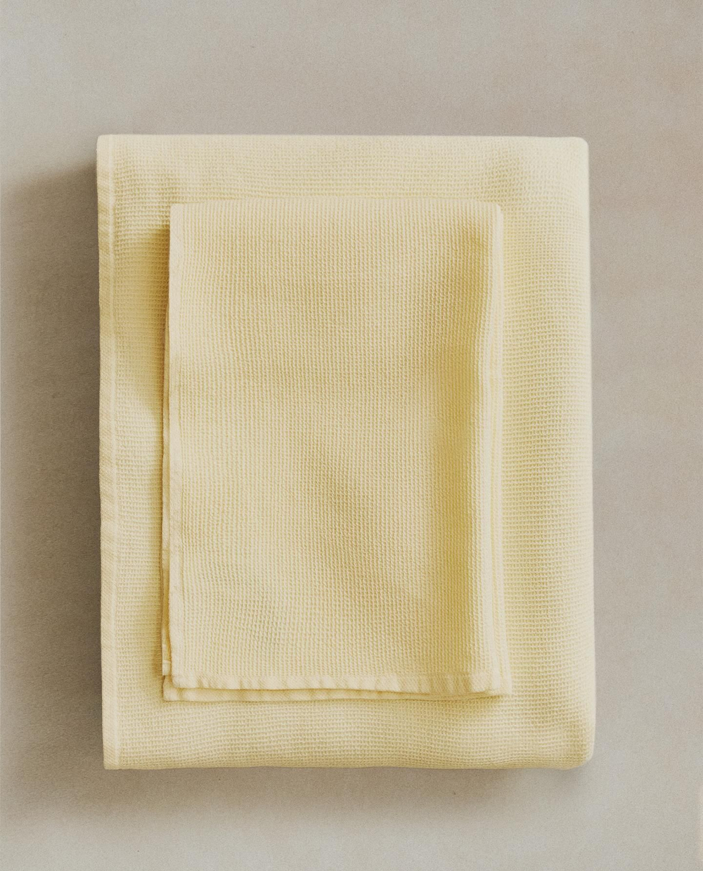 Zara Home - Банное полотенце с тонкой вафельной текстурой, желтый, 30х50 см