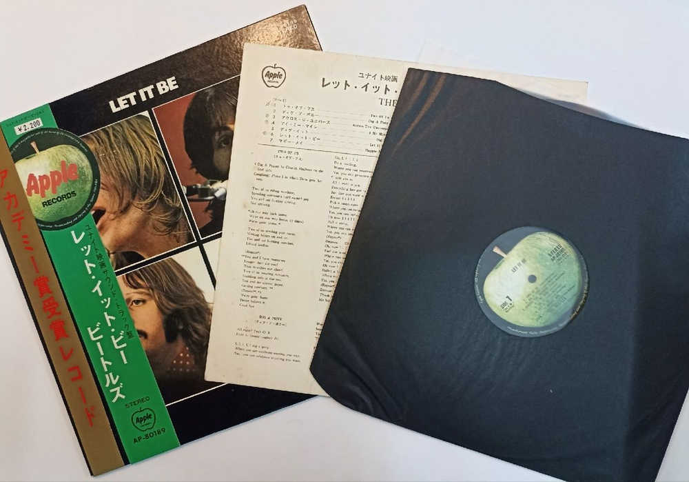 Винтажная виниловая пластинка The Beatles Let It Be (Japan 1971)