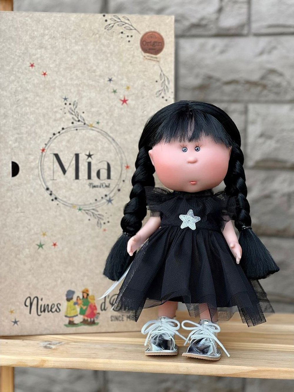 Кукла Nines виниловая 30см MIA BLACK CASE (1134)