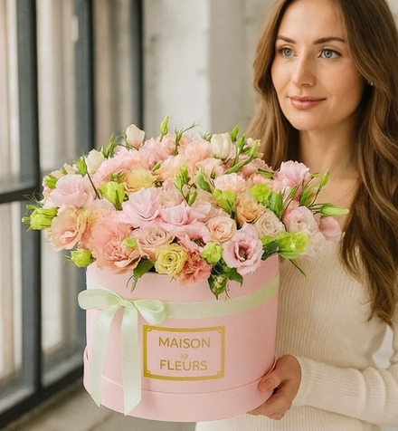 Композиция "Pink beauty" в коробке "Maison des fleurs"