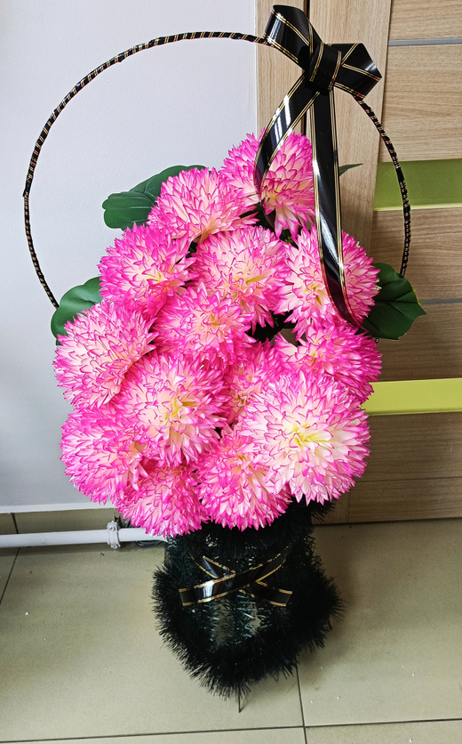 Корзина с астрами и бантом . Арт Е003