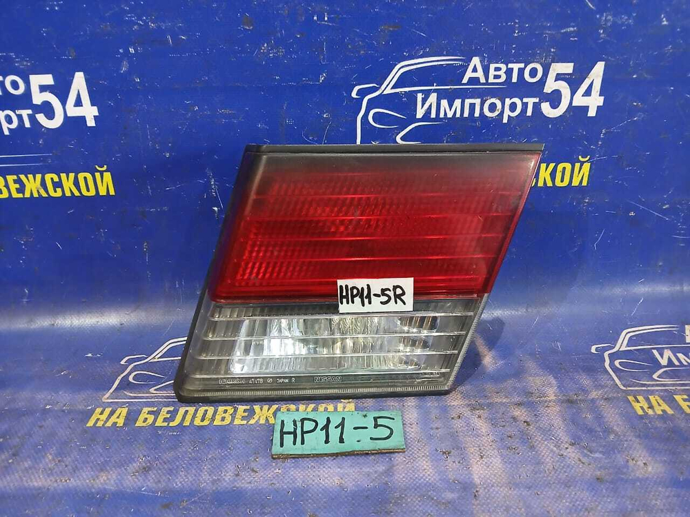 Вставка багажника правая NISSAN PRIMERA 1998