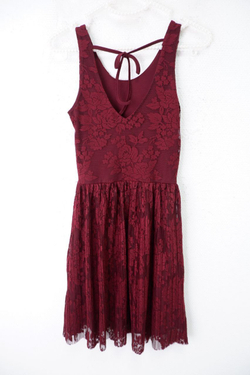 Платье Befree с кружевом 40 размер