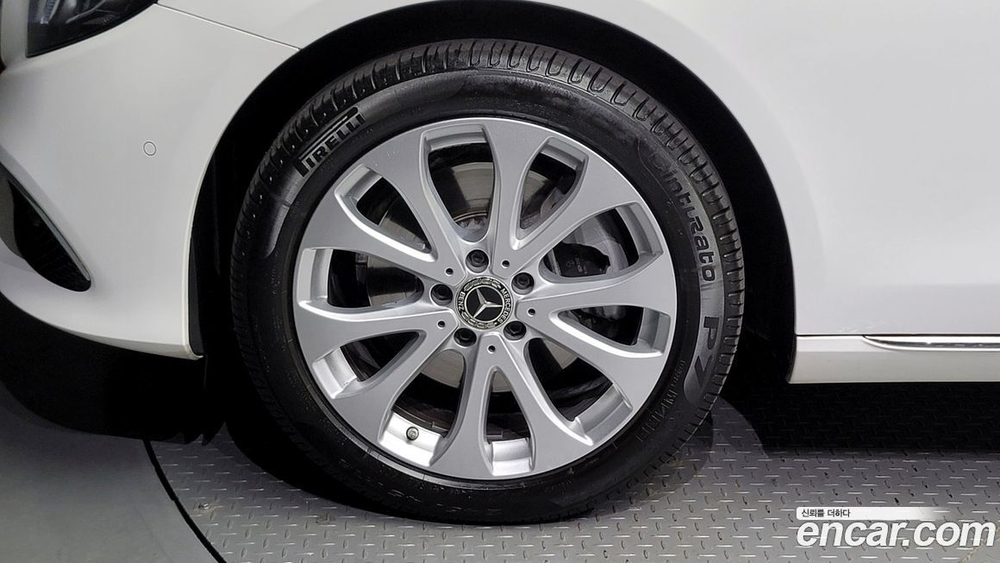 Mercedes-Benz E-Class W213 E220d 4MATIC Exclusive (09.2019)
