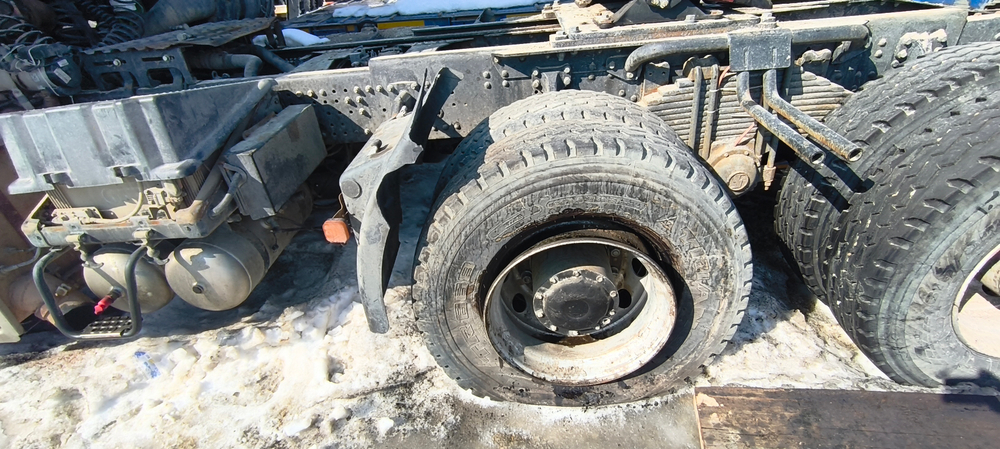 Shacman (Shaanxi) SX* 6x4 Седельный тягач SX42584W324C (Дизельный, 10,8 л, 441 л.с., МТ)