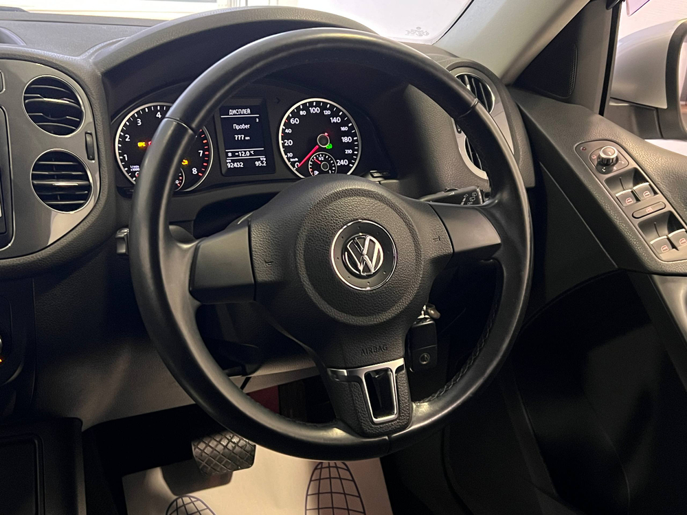 Volkswagen Tiguan, 2013 год