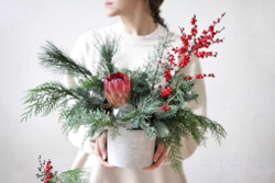 Новогодняя композиция в бетонном кашпо № 3