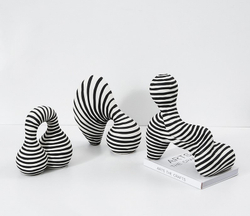 Статуэтка Zaha sphere-Black A