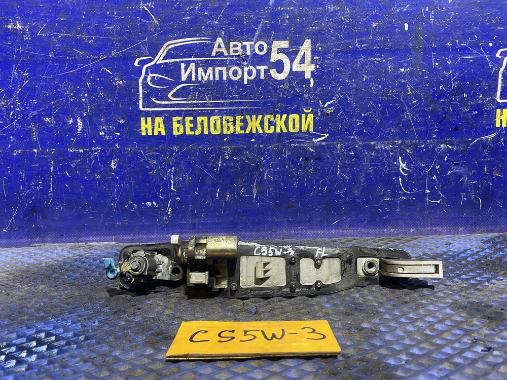 Ручка двери передней левой внешняя MITSUBISHI LANCER CEDIA 2000