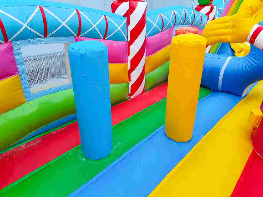 Коммерческий надувной батут «Парк развлечений 4» 12*6*7 м