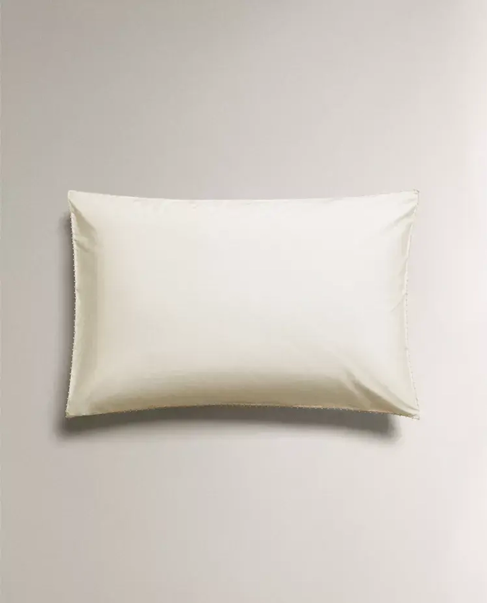 ZARA HOME ДЕТСКАЯ ОДНОТОННАЯ НАВОЛОЧКА С ВЫШИВКОЙ, ЖЕЛТОВАТО-БЕЛЫЙ