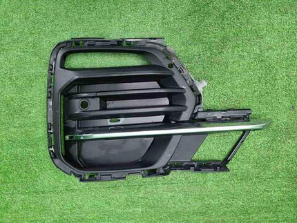 Решетка переднего бампера правая BMW X5 G05 18-23