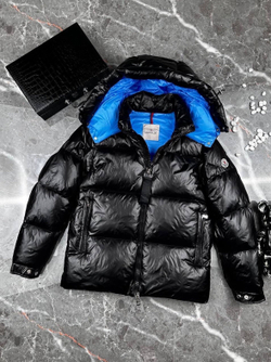 Пуховик Moncler