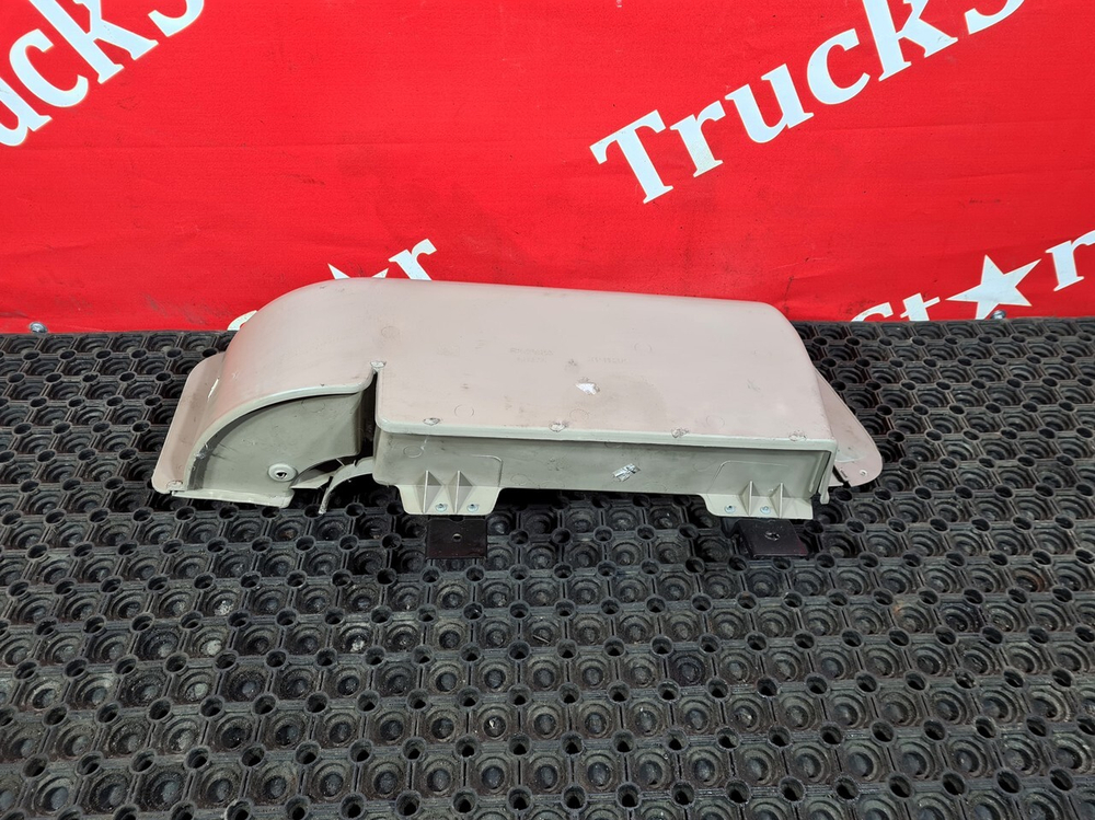 Панель салона левая