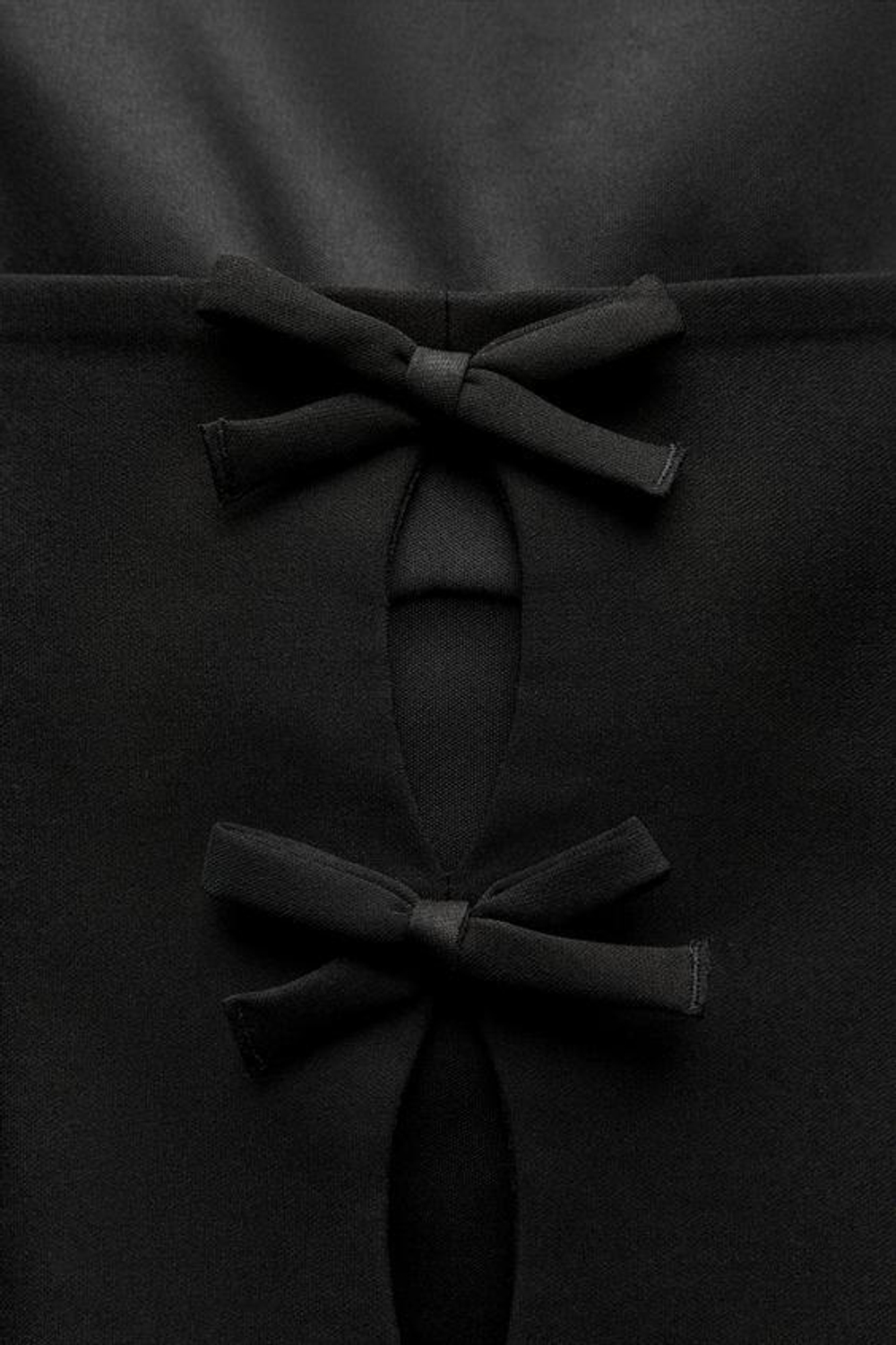 ZARA ЭЛАСТИЧНЫЙ ТОП С БАНТАМИ СЗАДИ, ЧЕРНЫЙ