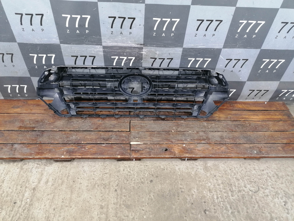 Решетка радиатора Toyota Land Cruiser 200 15-21 Б/У Оригинал 5310160939