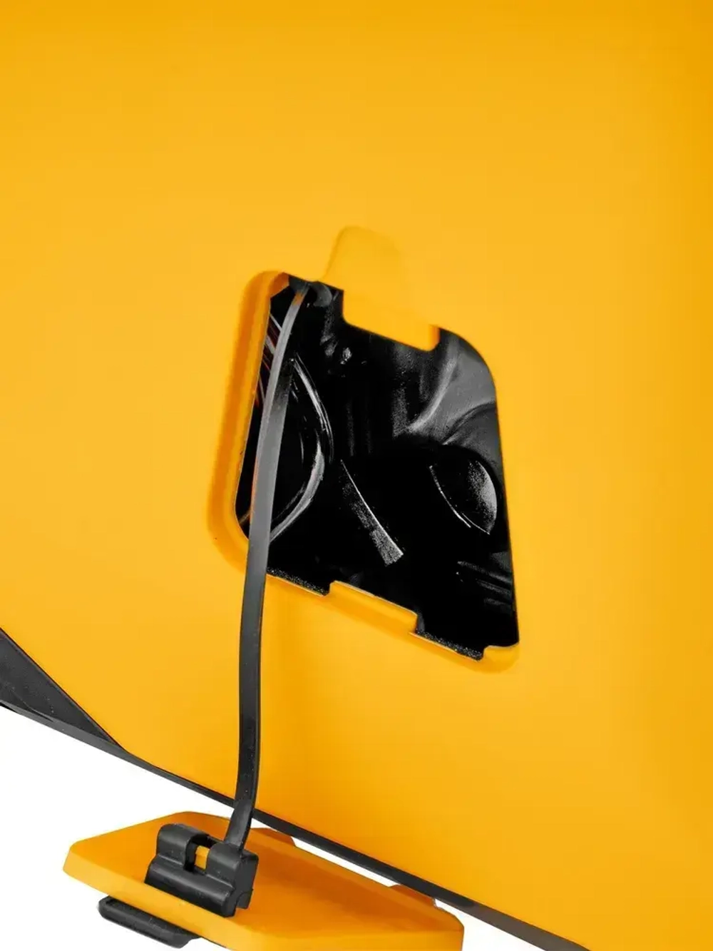 Генератор инверторный DENZEL, GS-3000iS, 3.0 кВт максимальная мощность, 230 В, ручной стартер, 2 розетки 230 В/16 А и выход USB 5 В, 94716