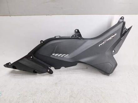 Пластик боковой левый Honda NC700 NC750 83701-MGS-D300.