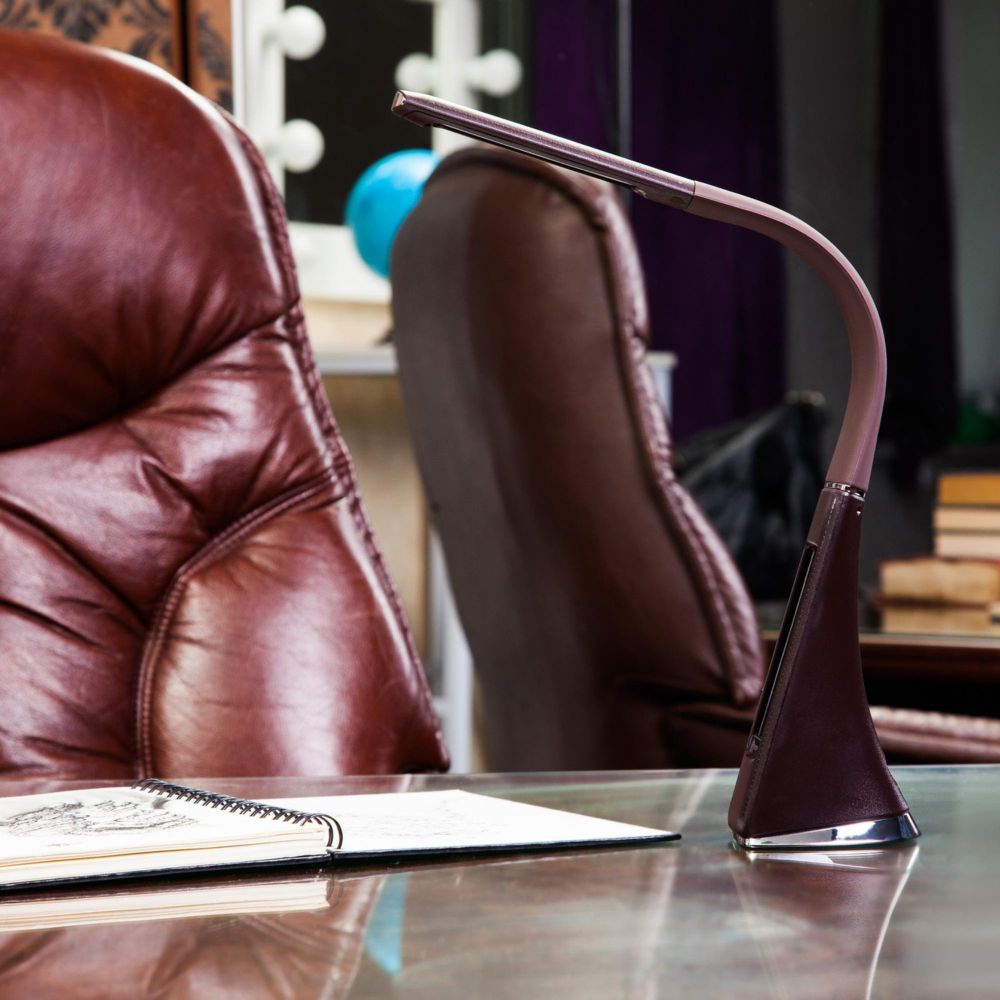 TLD-542 Brown-LED-300Lm-5000K-Dimmer Светильник настольный c часами. календарем. термометром. 5W. Сенсорный выключатель. Коричневый стилизован под кожу. TM Uniel.