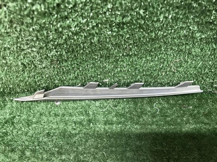 Накладка переднего бампера правая BMW X5 E70 10-13