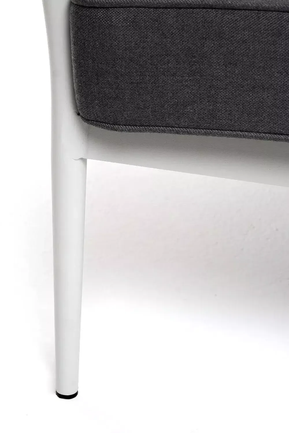 "Касабланка" диван 3-местный плетеный из роупа, каркас алюминий светло-серый (RAL7035) муар, роуп серо-коричневый 23мм, ткань серая 017