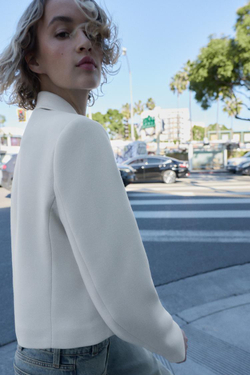 ZARA КОРОТКИЙ ДВУБОРТНЫЙ БЛЕЙЗЕР, ЭКРЮ