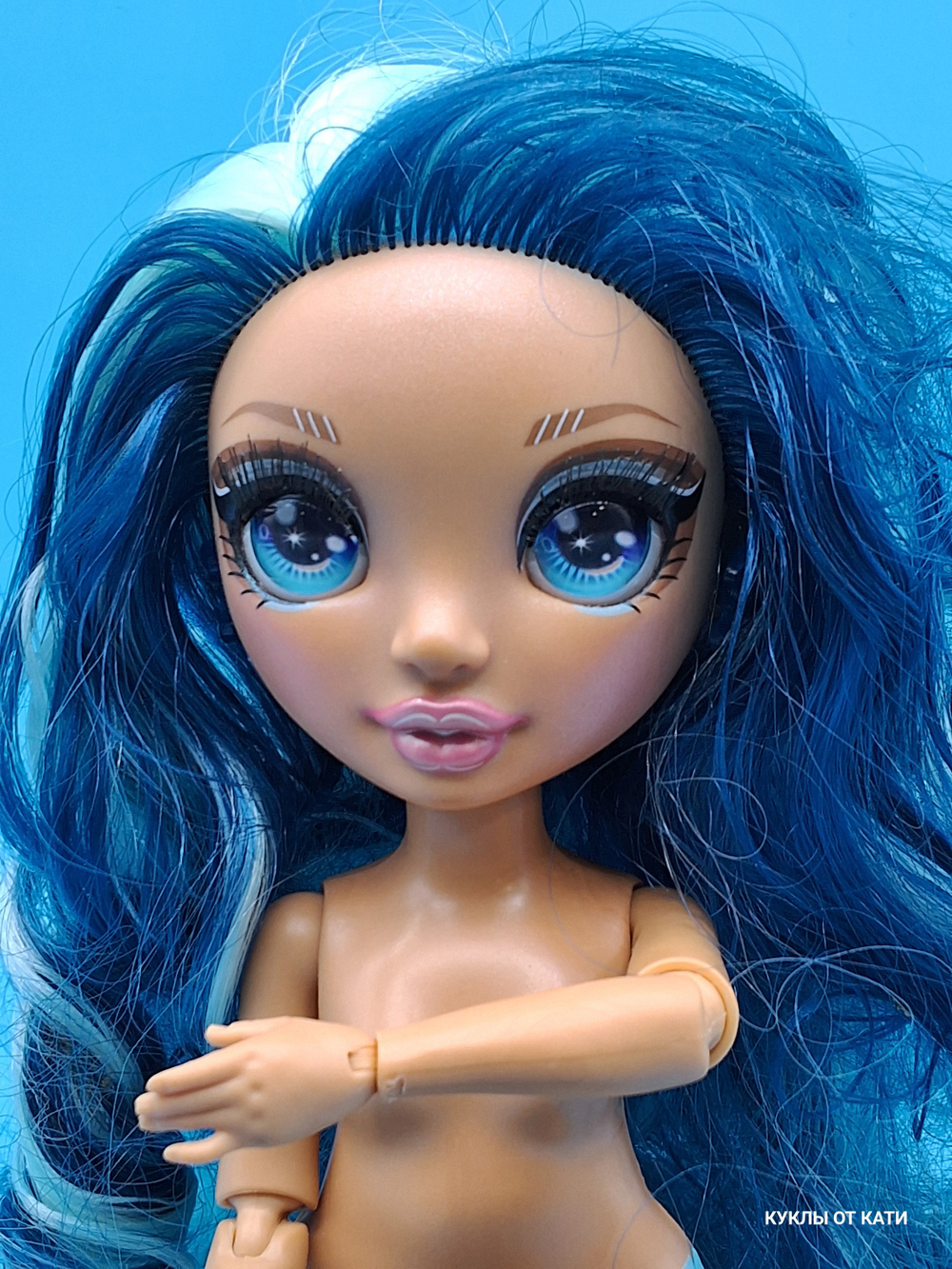 Кукла Rainbow High Winter Break SKYLER