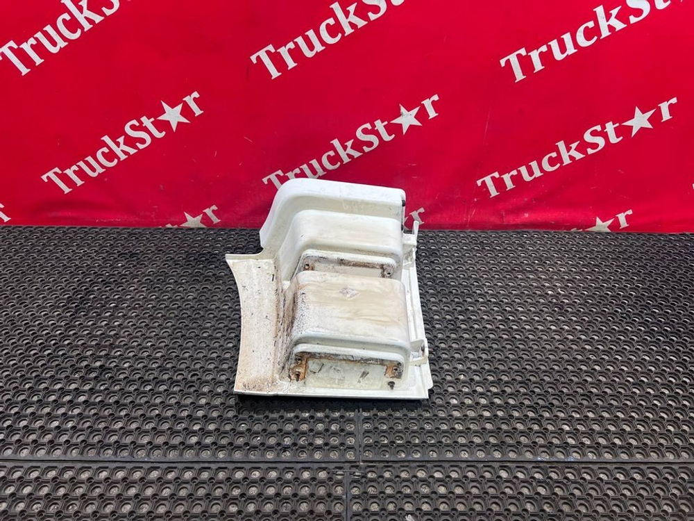 Корпус подножек левый 2016г