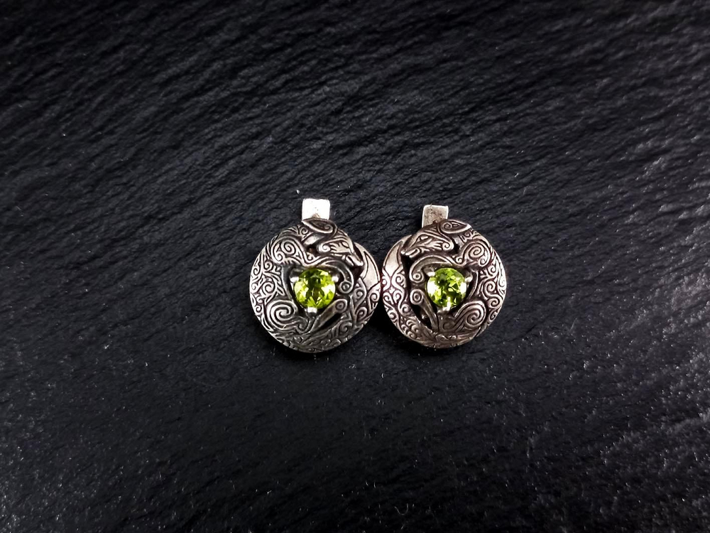 Серьги короткие "Лисица с камнем"